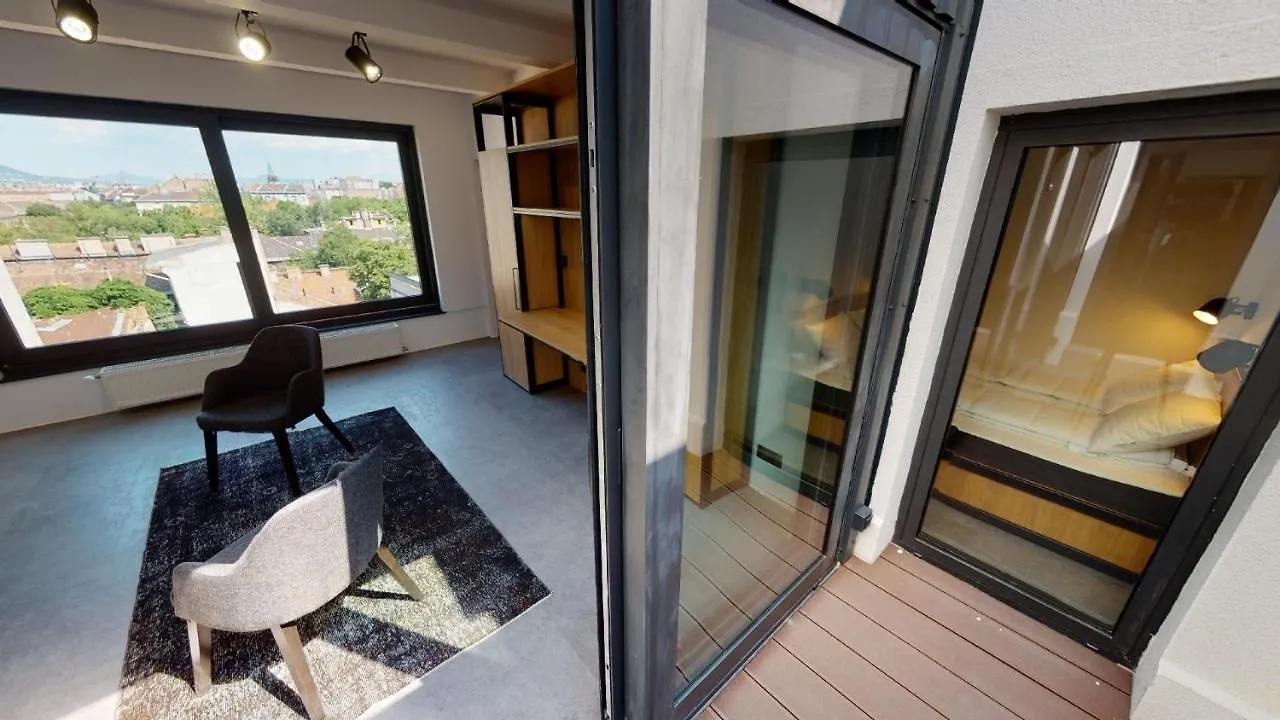 In Budapest Apartment 7 0*,  Ungern